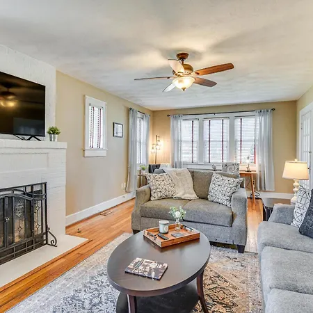 Charming Smithfield House Walk To Downtown! Vila